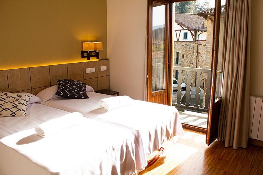 Hotel Valle De Turtzioz Kültér fotó